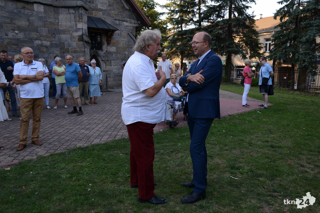 WIDEO: Parafialne pożegnanie lata z Wawelami w Końskich