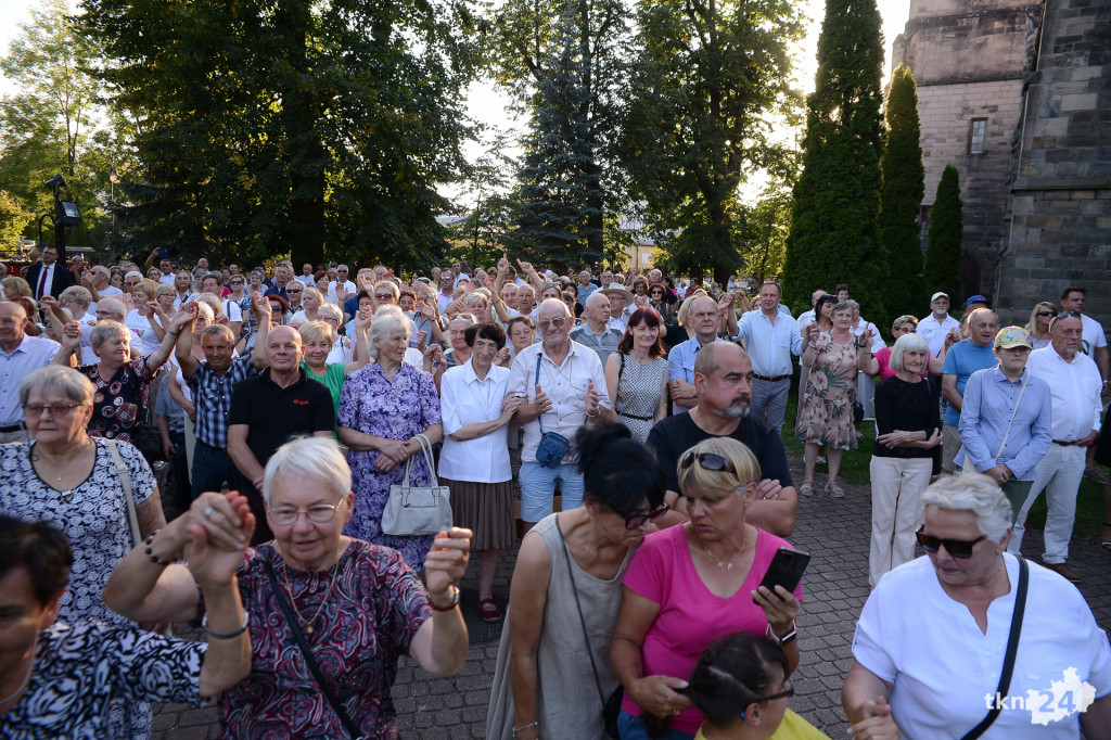WIDEO: Parafialne pożegnanie lata z Wawelami w Końskich