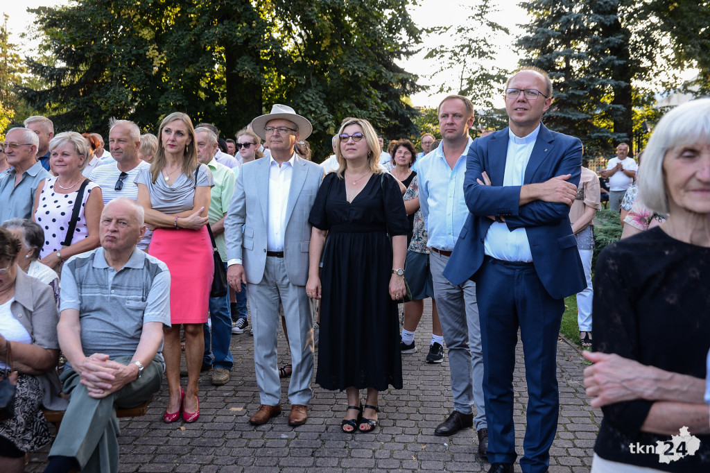 WIDEO: Parafialne pożegnanie lata z Wawelami w Końskich