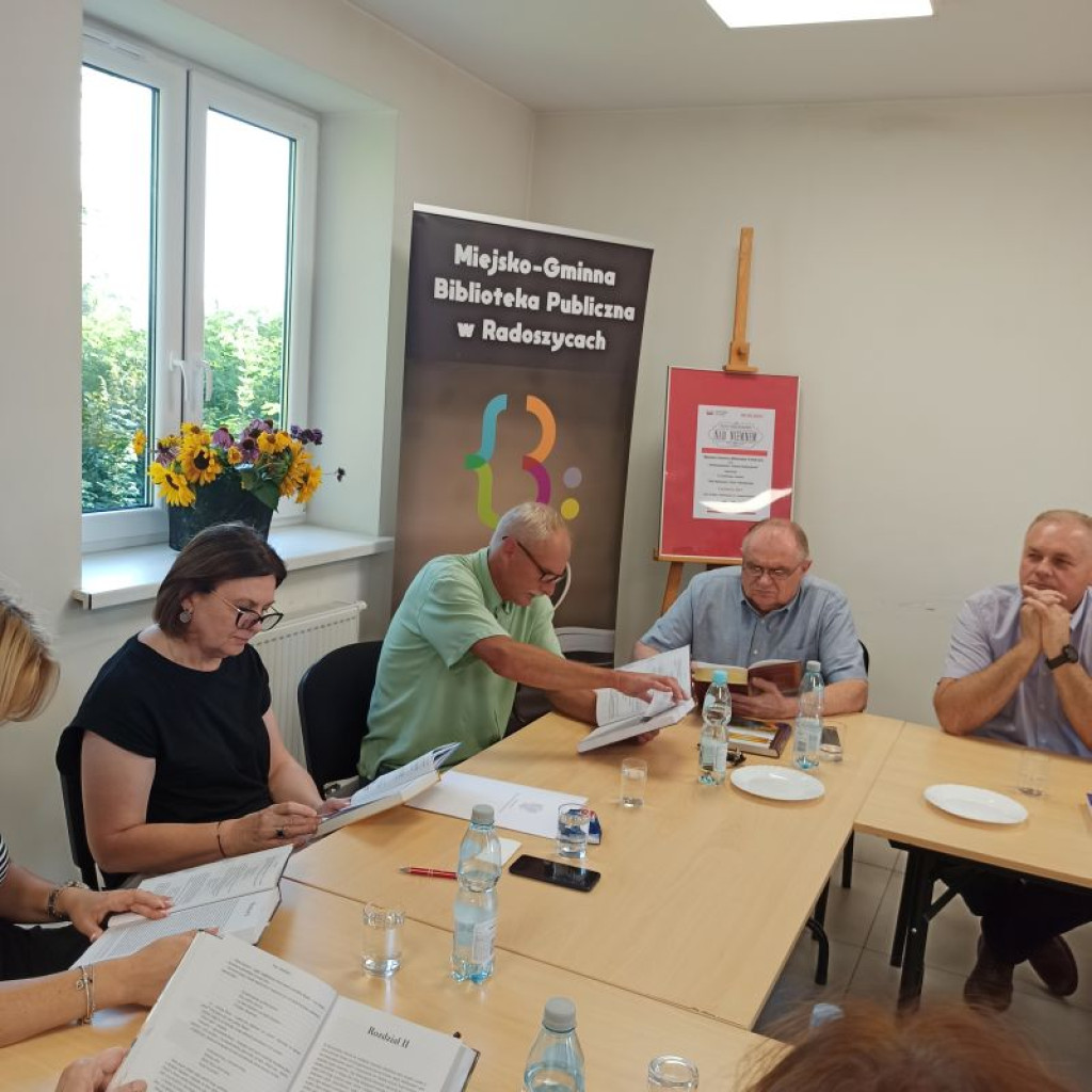 Narodowe czytanie w Radoszycach [zdjęcia]