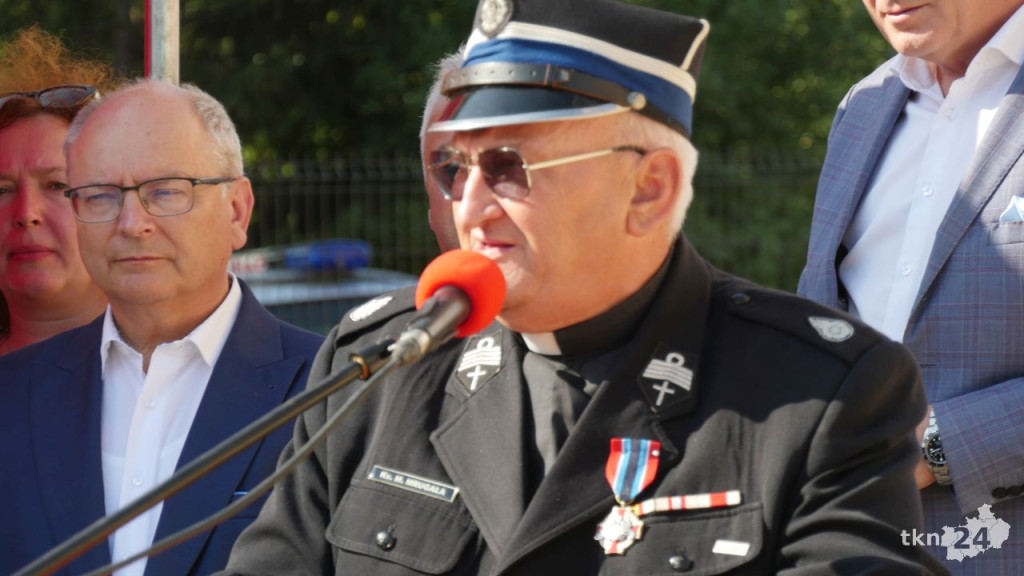 Przy Warszawskiej w Końskich rośnie nowy dom straży pożarnej. Wmurowano już kamień węgielny [wideo, zdjęcia]