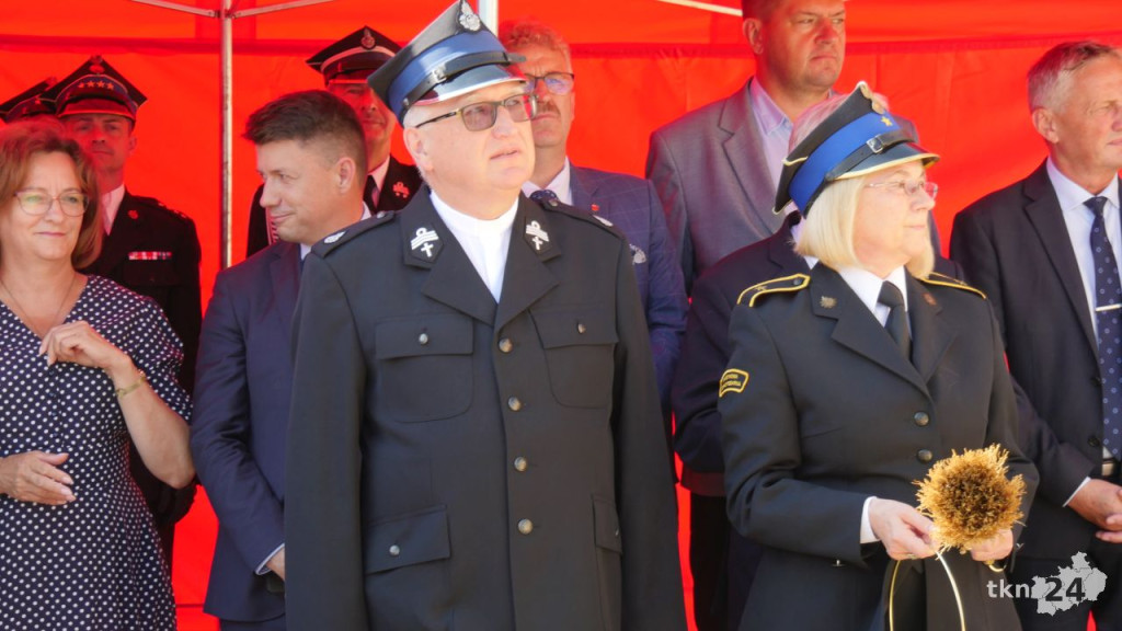 Przy Warszawskiej w Końskich rośnie nowy dom straży pożarnej. Wmurowano już kamień węgielny [wideo, zdjęcia]