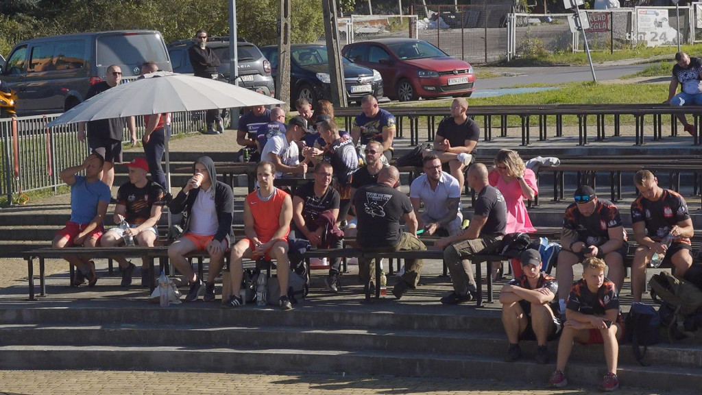 Siłowanie na rękę i foodtrucki. Armwrestling Cup w Stąporkowie [wideo, zdjęcia]