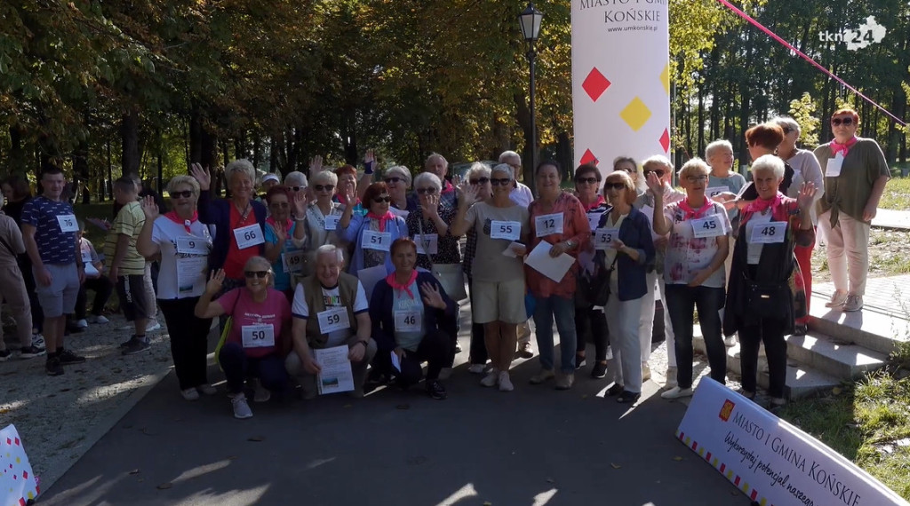 Ruszyli po zdrowie. Międzypokoleniowy marszobieg w Końskich [wideo, zdjęcia]