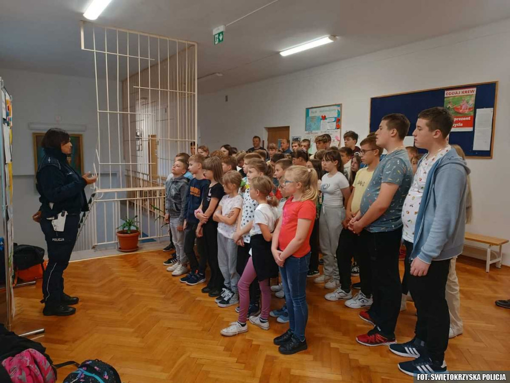Bezpieczna droga do szkoły. Policjanci edukują w przedszkolach i szkołach