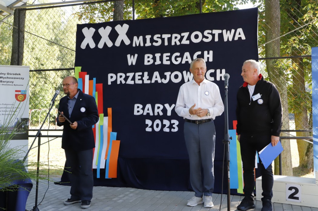 Rywalizowali w biegach przełajowych w Baryczy [zdjęcia]
