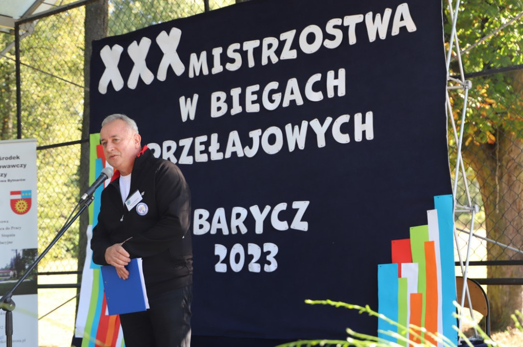 Rywalizowali w biegach przełajowych w Baryczy [zdjęcia]
