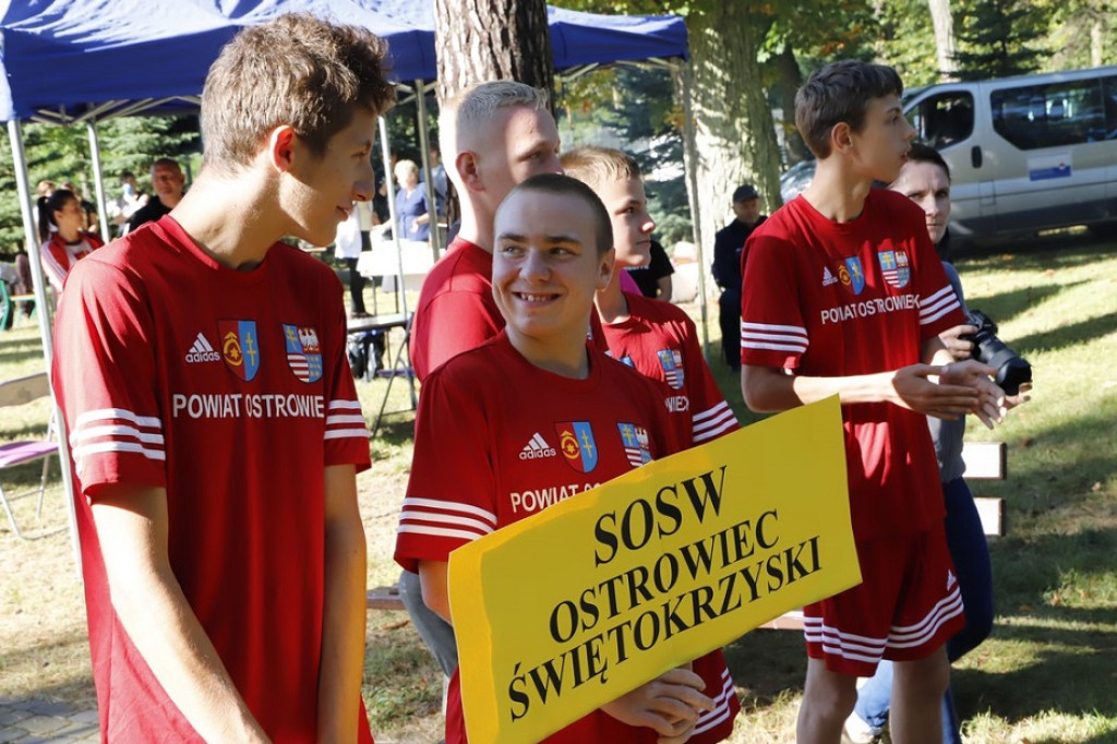 Rywalizowali w biegach przełajowych w Baryczy [zdjęcia]