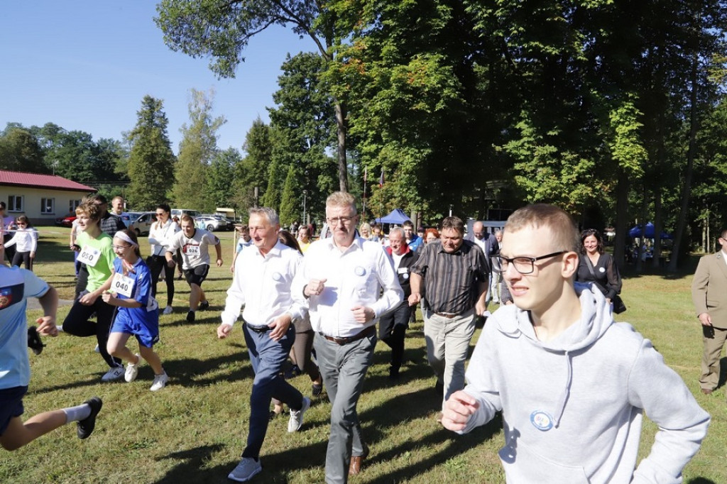 Rywalizowali w biegach przełajowych w Baryczy [zdjęcia]