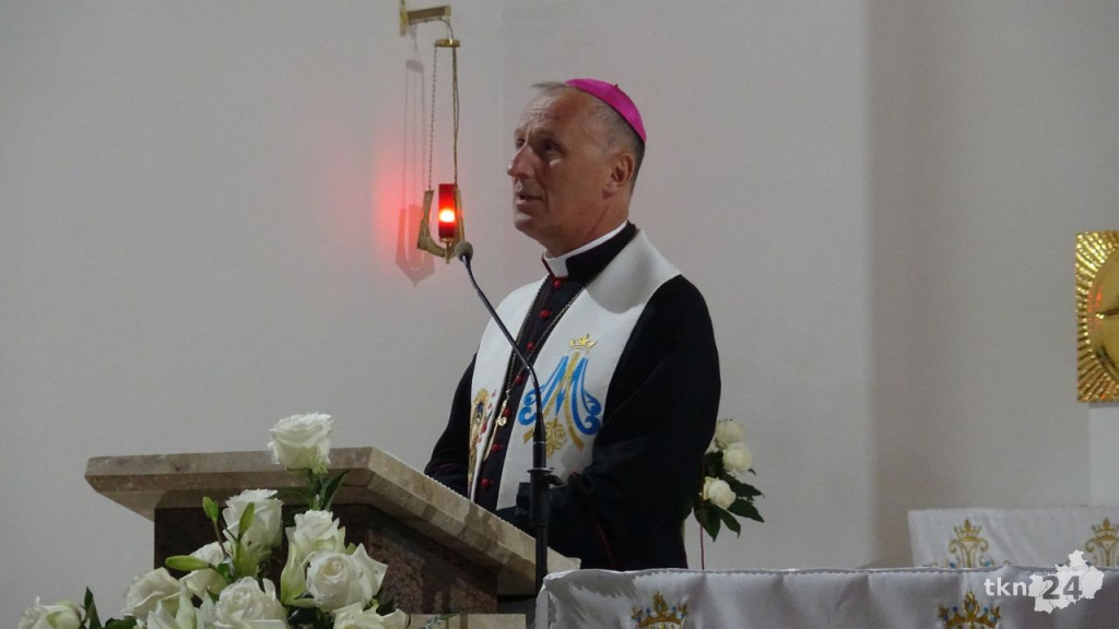 Pod opieką Archaniołów wędrowali nocą do Sanktuarium w Czarnej [wideo, zdjęcia]