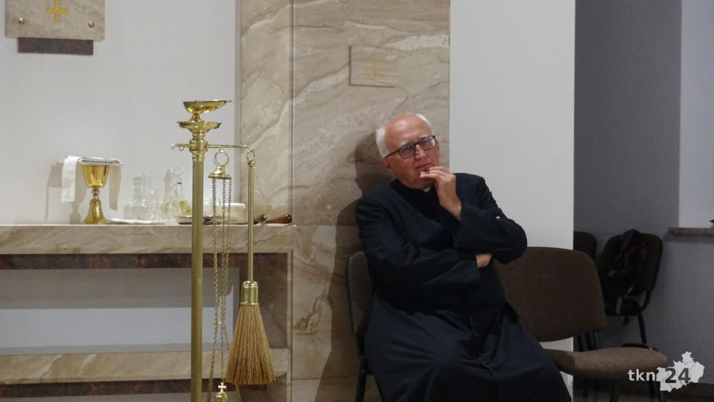 Pod opieką Archaniołów wędrowali nocą do Sanktuarium w Czarnej [wideo, zdjęcia]