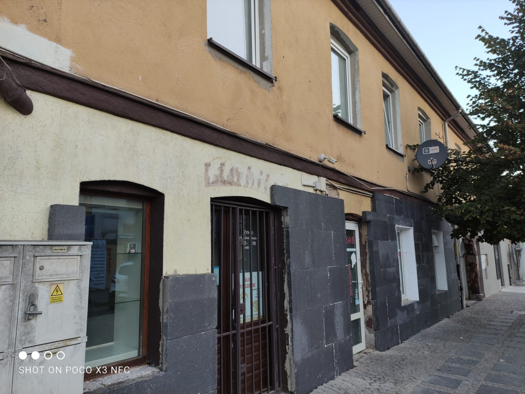 Końskie: Pierwsza kamienica z gminnego programu przechodzi przemianę