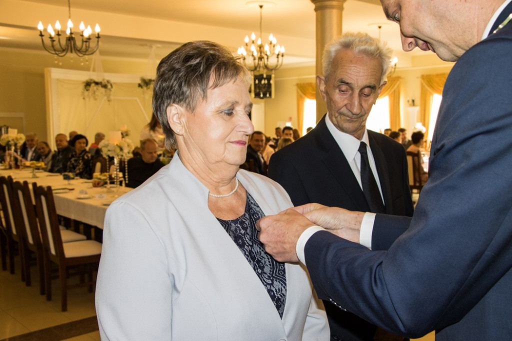 Złote Gody w Miedzierzy. Wręczono medale 10 parom [zdjęcia]