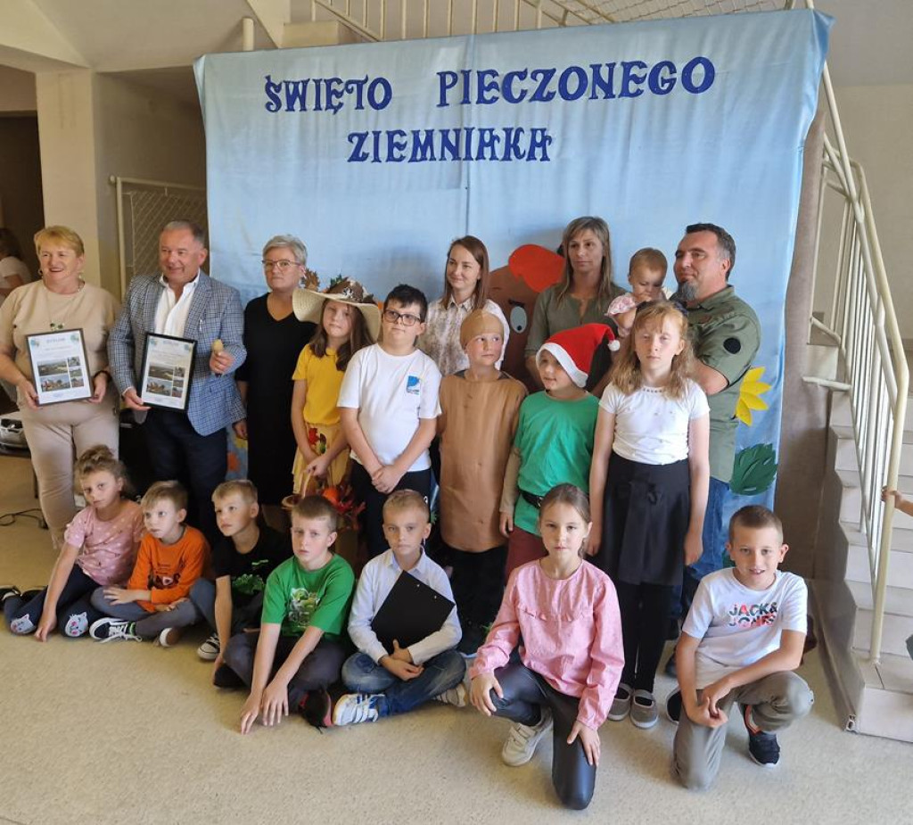 Szkoła w Kłucku świętowała i pomagała [zdjęcia]
