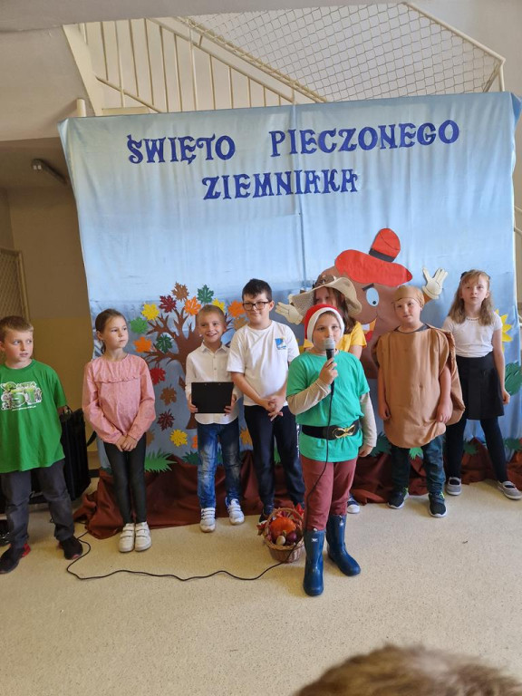 Szkoła w Kłucku świętowała i pomagała [zdjęcia]
