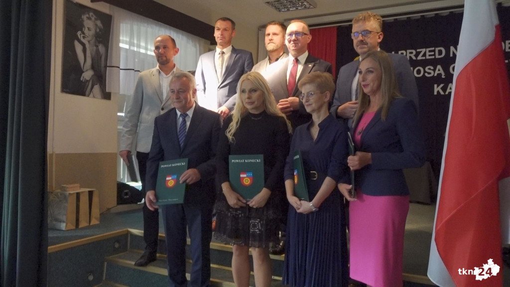 Nagrody i medale dla nauczycieli. Powiat świętował Dzień Edukacji Narodowej [wideo, zdjęcia]