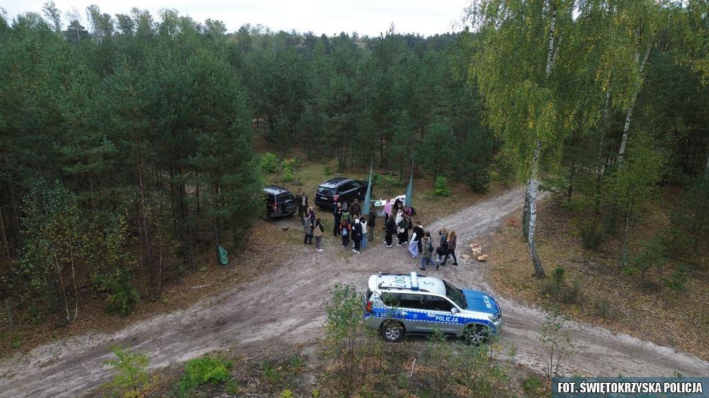 Cytryna za mandat i edukacja o lesie. Profilaktyczne działania koneckiej policji [zdjęcia]