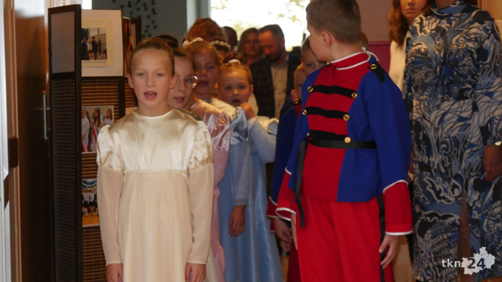 Podwójne święto edukacji. Dzień Nauczyciela i 60 lat Szkoły w Kazanowie [wideo,  zdjęcia]