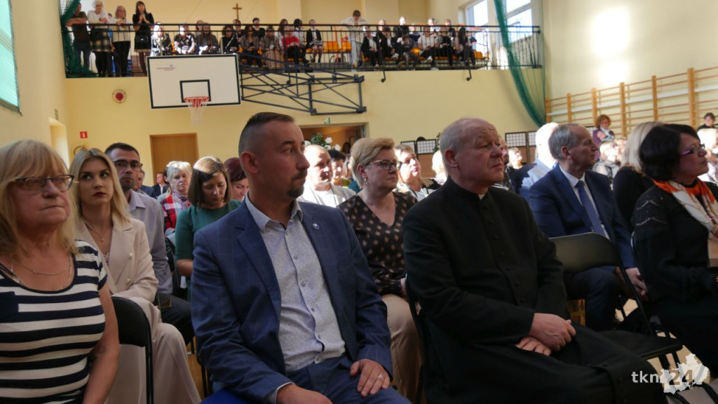 Podwójne święto edukacji. Dzień Nauczyciela i 60 lat Szkoły w Kazanowie [wideo,  zdjęcia]