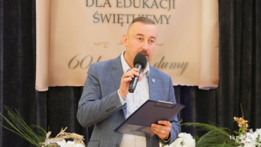 Podwójne święto edukacji. Dzień Nauczyciela i 60 lat Szkoły w Kazanowie [wideo,  zdjęcia]