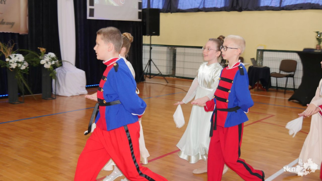 Podwójne święto edukacji. Dzień Nauczyciela i 60 lat Szkoły w Kazanowie [wideo,  zdjęcia]