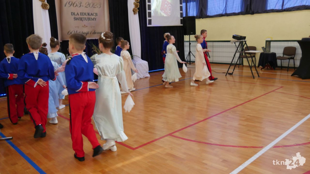 Podwójne święto edukacji. Dzień Nauczyciela i 60 lat Szkoły w Kazanowie [wideo,  zdjęcia]