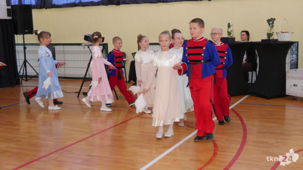Podwójne święto edukacji. Dzień Nauczyciela i 60 lat Szkoły w Kazanowie [wideo,  zdjęcia]