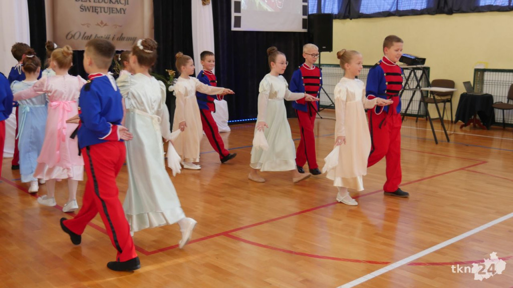 Podwójne święto edukacji. Dzień Nauczyciela i 60 lat Szkoły w Kazanowie [wideo,  zdjęcia]