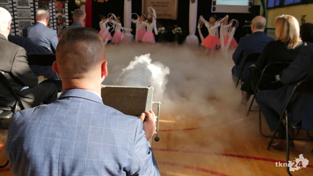 Podwójne święto edukacji. Dzień Nauczyciela i 60 lat Szkoły w Kazanowie [wideo,  zdjęcia]