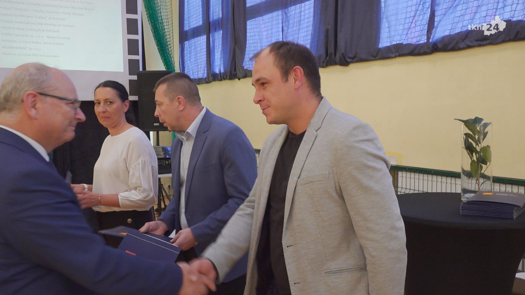 Podwójne święto edukacji. Dzień Nauczyciela i 60 lat Szkoły w Kazanowie [wideo,  zdjęcia]
