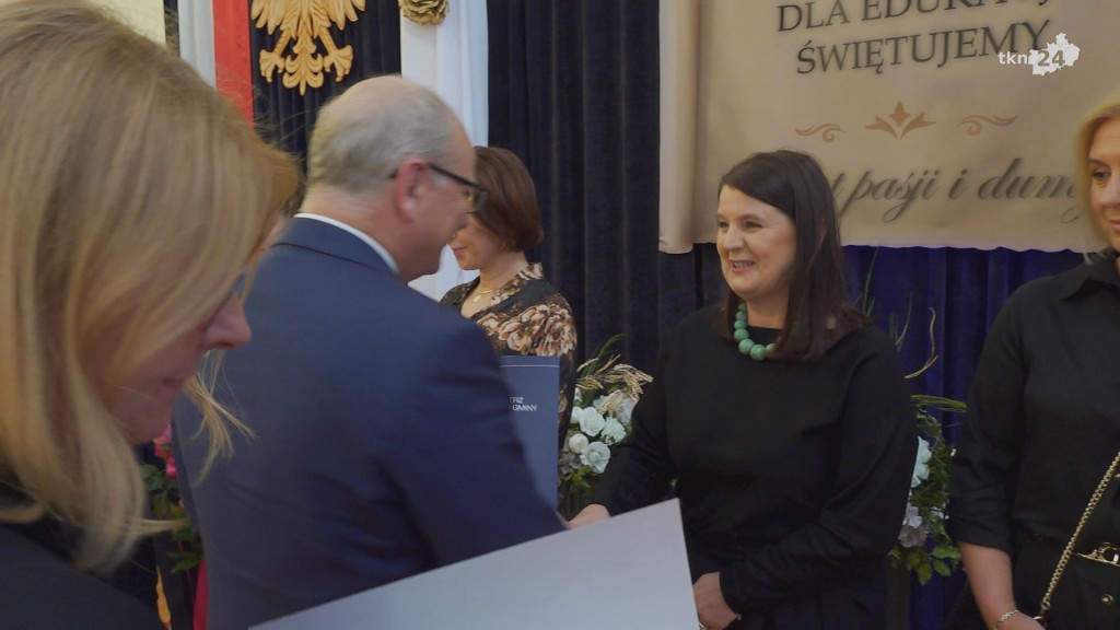 Podwójne święto edukacji. Dzień Nauczyciela i 60 lat Szkoły w Kazanowie [wideo,  zdjęcia]