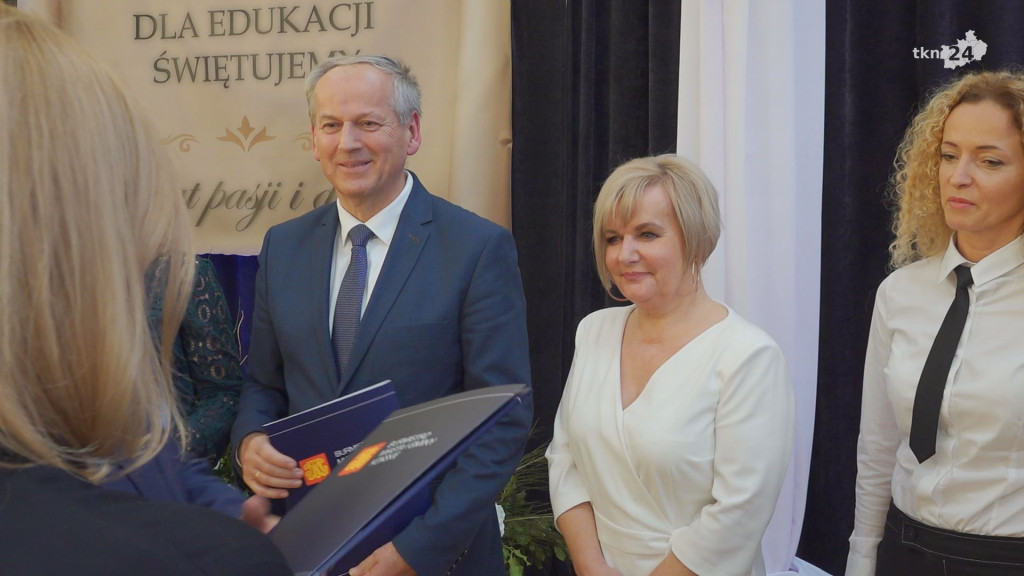 Podwójne święto edukacji. Dzień Nauczyciela i 60 lat Szkoły w Kazanowie [wideo,  zdjęcia]