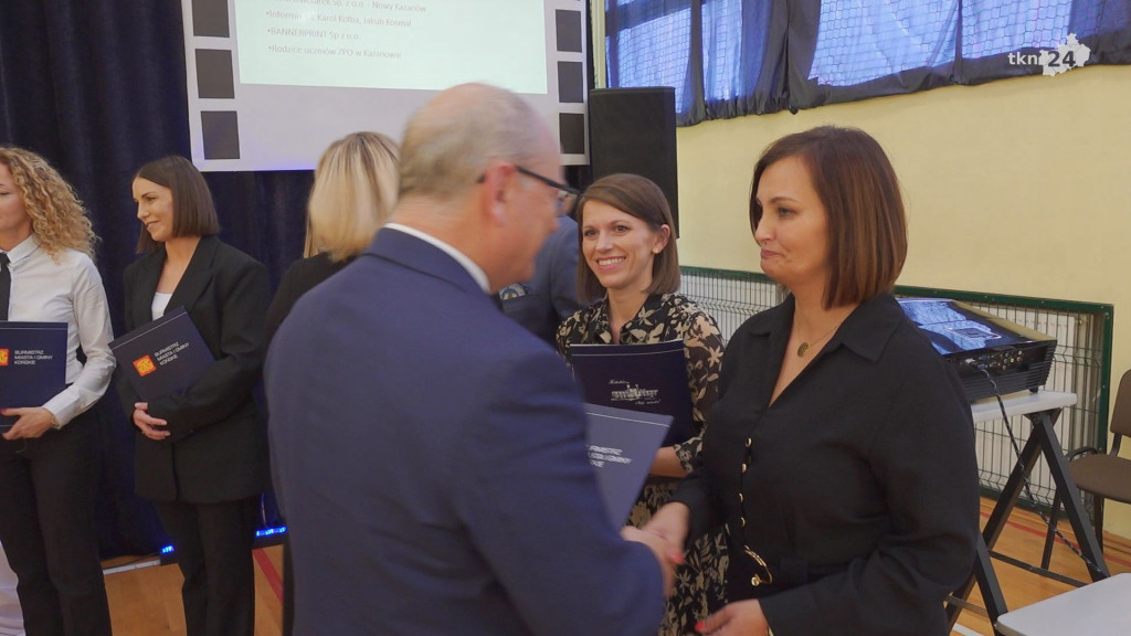 Podwójne święto edukacji. Dzień Nauczyciela i 60 lat Szkoły w Kazanowie [wideo,  zdjęcia]