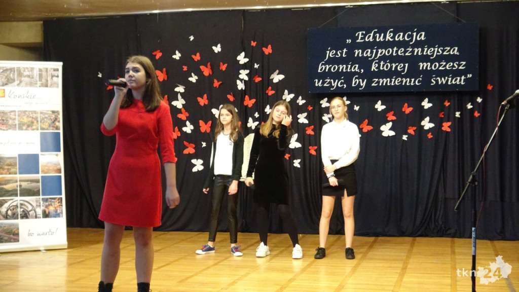 Burmistrz Końskich nagrodził najlepszych uczniów [wideo, zdjęcia]