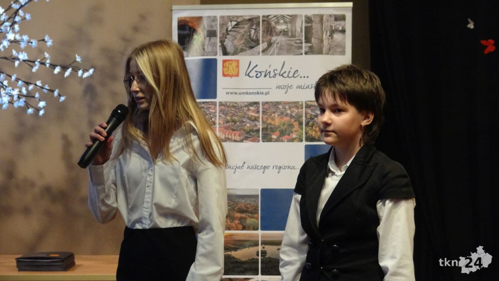 Burmistrz Końskich nagrodził najlepszych uczniów [wideo, zdjęcia]