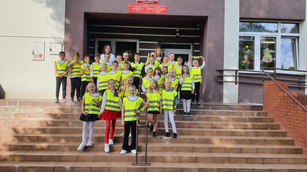 Uczniowie z Kazanowa biorą udział w konkursie `Odblaskowa szkoła`