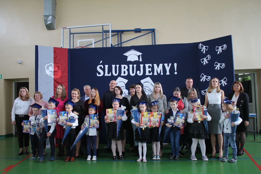 Pierwszaki ślubowały w Miedzierzy [zdjęcia]
