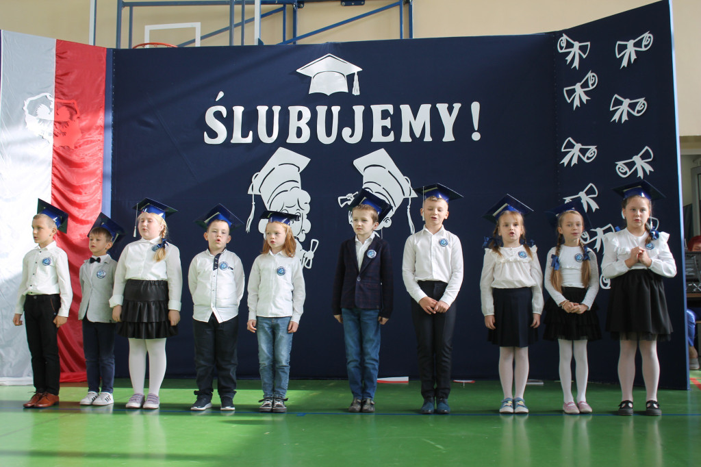 Pierwszaki ślubowały w Miedzierzy [zdjęcia]