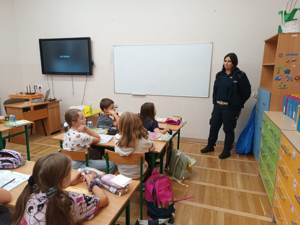 Uczniowie z Kazanowa biorą udział w konkursie `Odblaskowa szkoła`