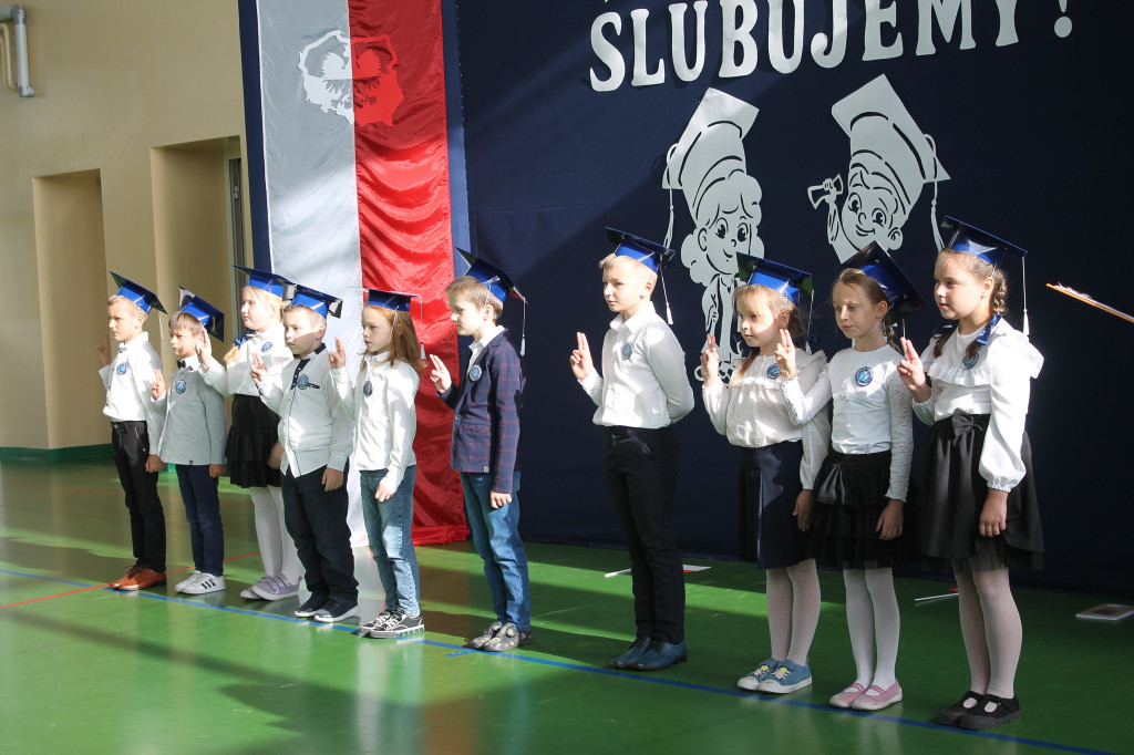 Pierwszaki ślubowały w Miedzierzy [zdjęcia]