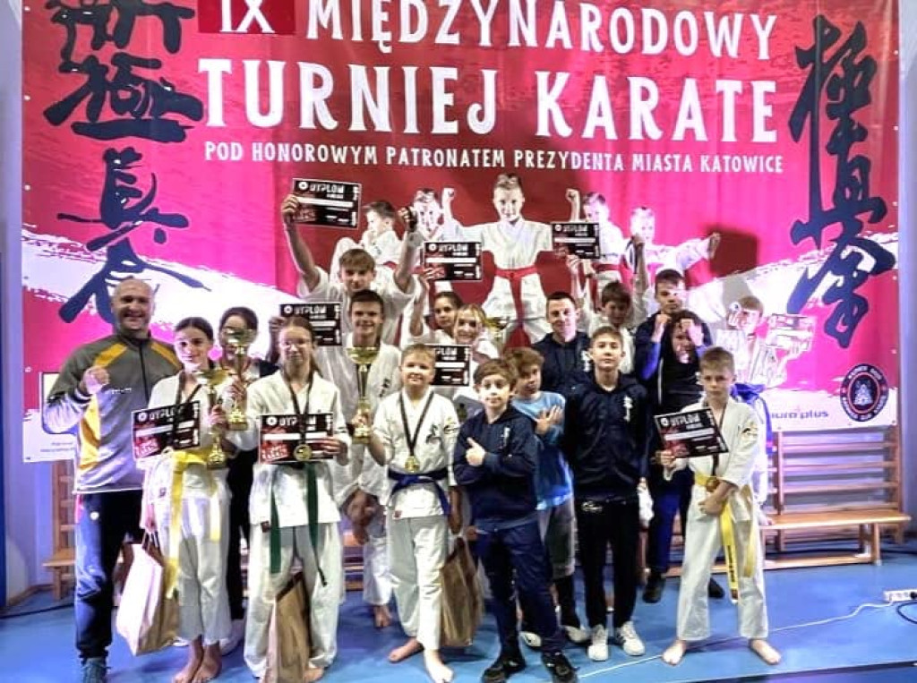 Dziesięć medali koneckich karateków w Katowicach [zdjęcia]