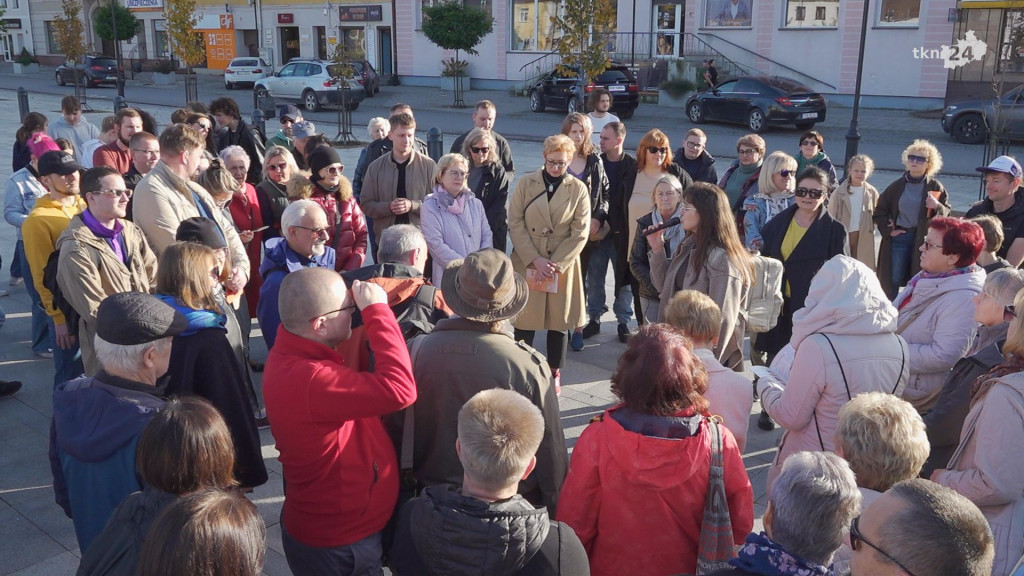 Duże zainteresowanie spacerem `Śladami koneckich Żydów` [wideo, zdjęcia]