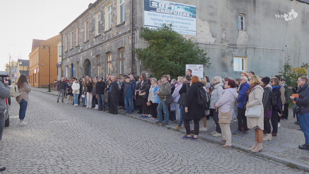 Duże zainteresowanie spacerem `Śladami koneckich Żydów` [wideo, zdjęcia]