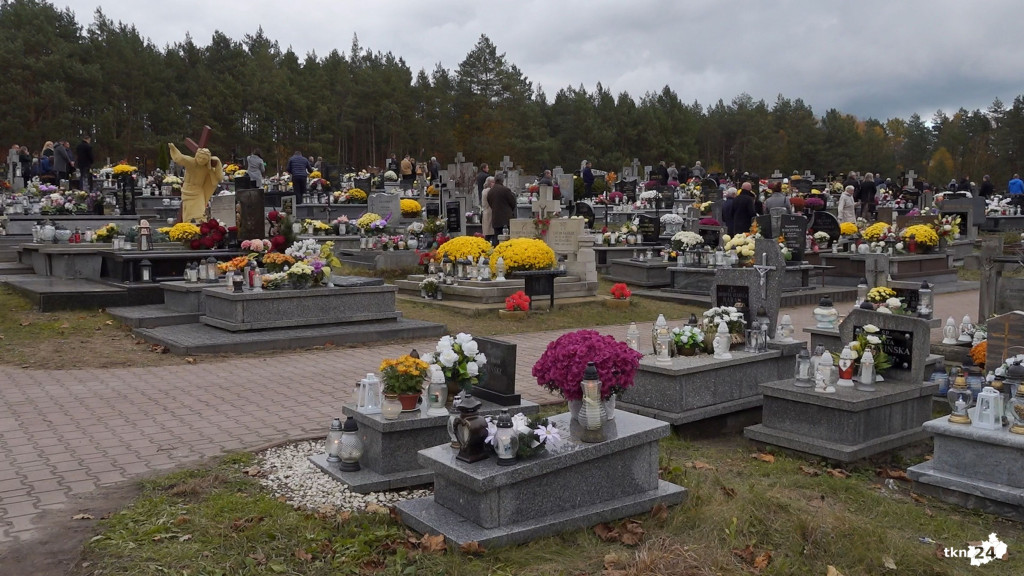 Wszystkich Świętych 2023 w Końskich i na Konecczyźnie [wideo, zdjęcia]