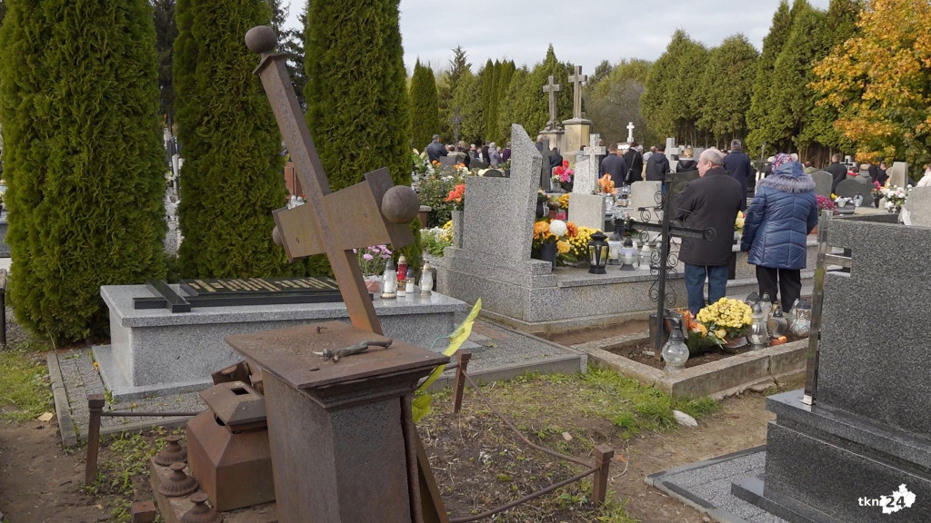 Wszystkich Świętych 2023 w Końskich i na Konecczyźnie [wideo, zdjęcia]