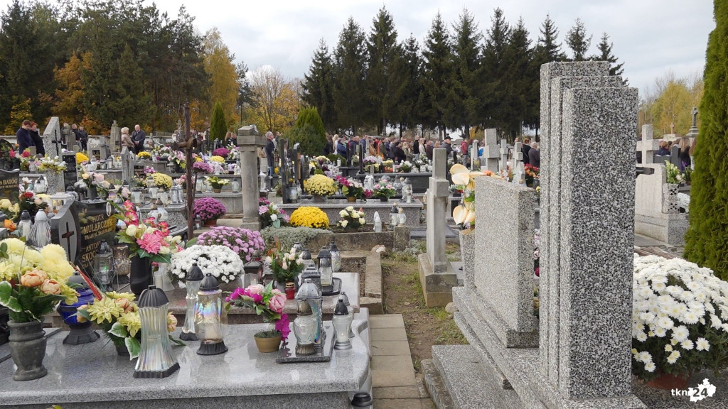 Wszystkich Świętych 2023 w Końskich i na Konecczyźnie [wideo, zdjęcia]