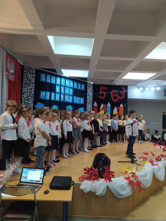 Dzieci ślubowały w Stadnickiej Woli. Wzruszający początek edukacyjnej podróży