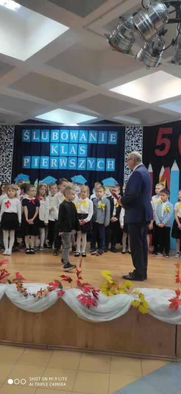 Dzieci ślubowały w Stadnickiej Woli. Wzruszający początek edukacyjnej podróży