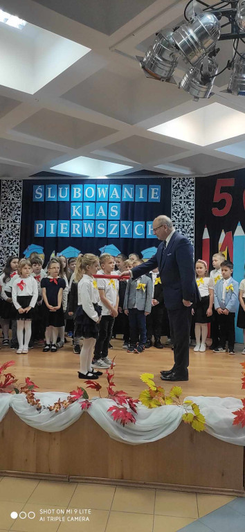 Dzieci ślubowały w Stadnickiej Woli. Wzruszający początek edukacyjnej podróży