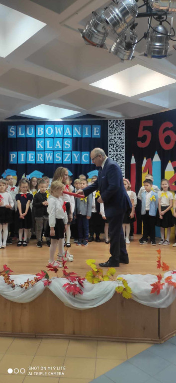 Dzieci ślubowały w Stadnickiej Woli. Wzruszający początek edukacyjnej podróży